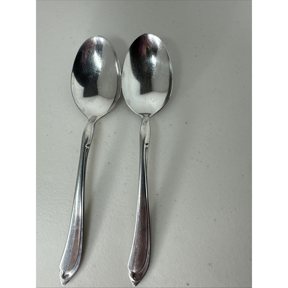 Oneida Oneidacraft Deluxe SHASTA Stainless Flatware 2 - Soup Spoons 7" - Picture 1 of 8